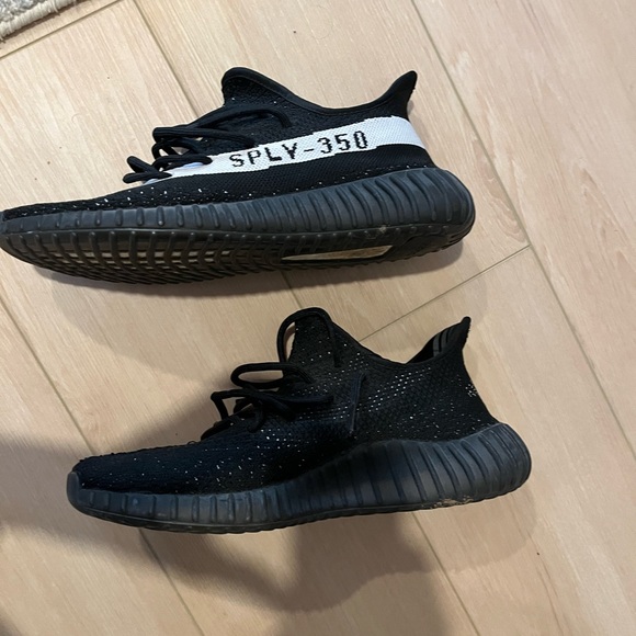 Yeezy 350 v1 Oreo - Picture 4 of 6